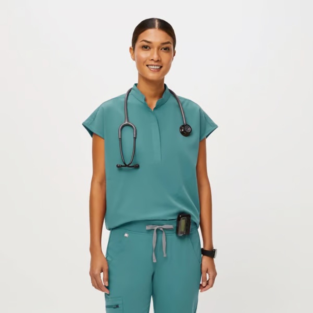 Figs Rafaela Oversized Scrub Top - Hydrogreen